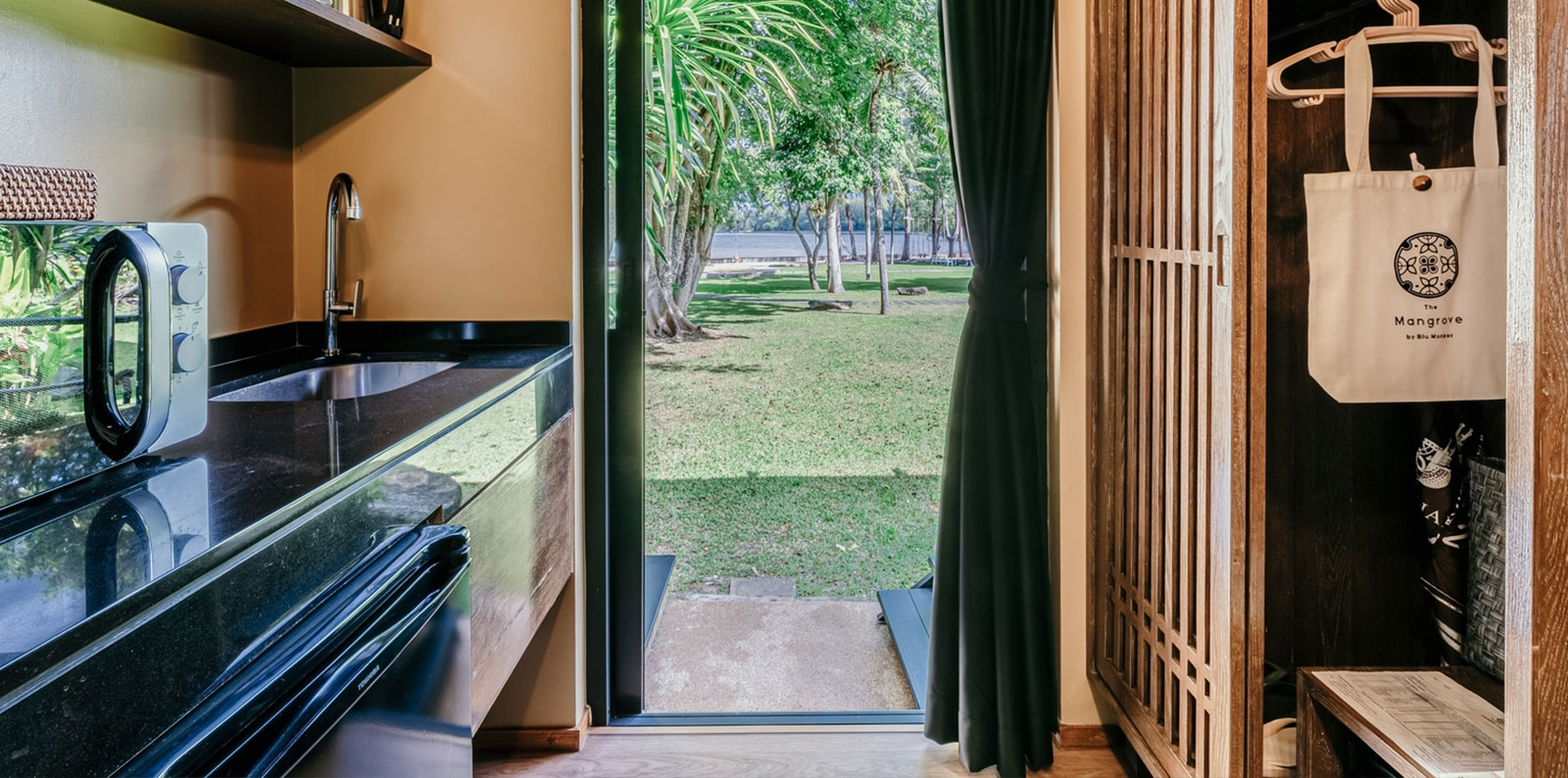 STUDIO DELUXE CONNECTING 2 BEDROOMS